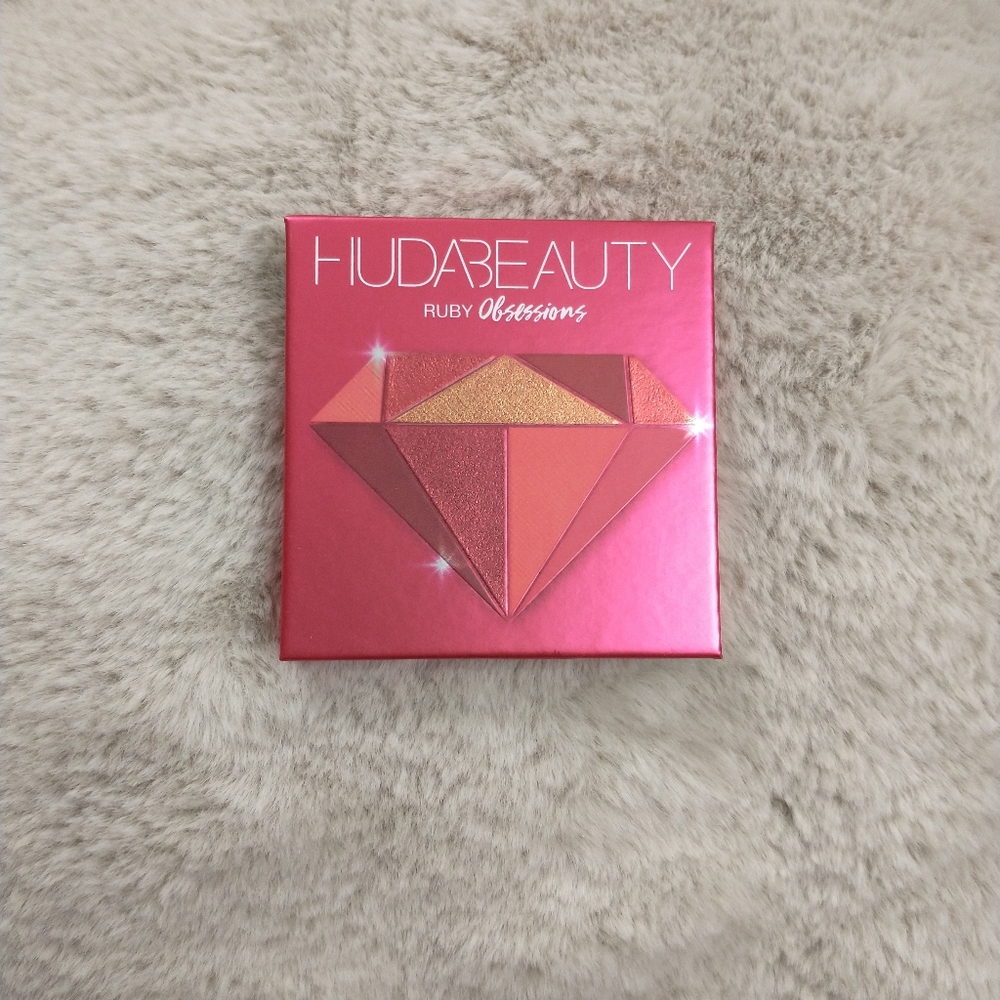 Huda Beauty Ruby Obsessions Palette